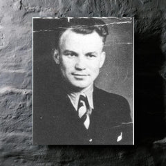 August Landmesser metal print mockup