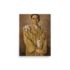 Bhumibol Adulyadej poster on a plain backdrop in size 12"x16".