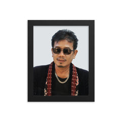Eddy Silitonga framed print on a plain backdrop in size 8"x10".