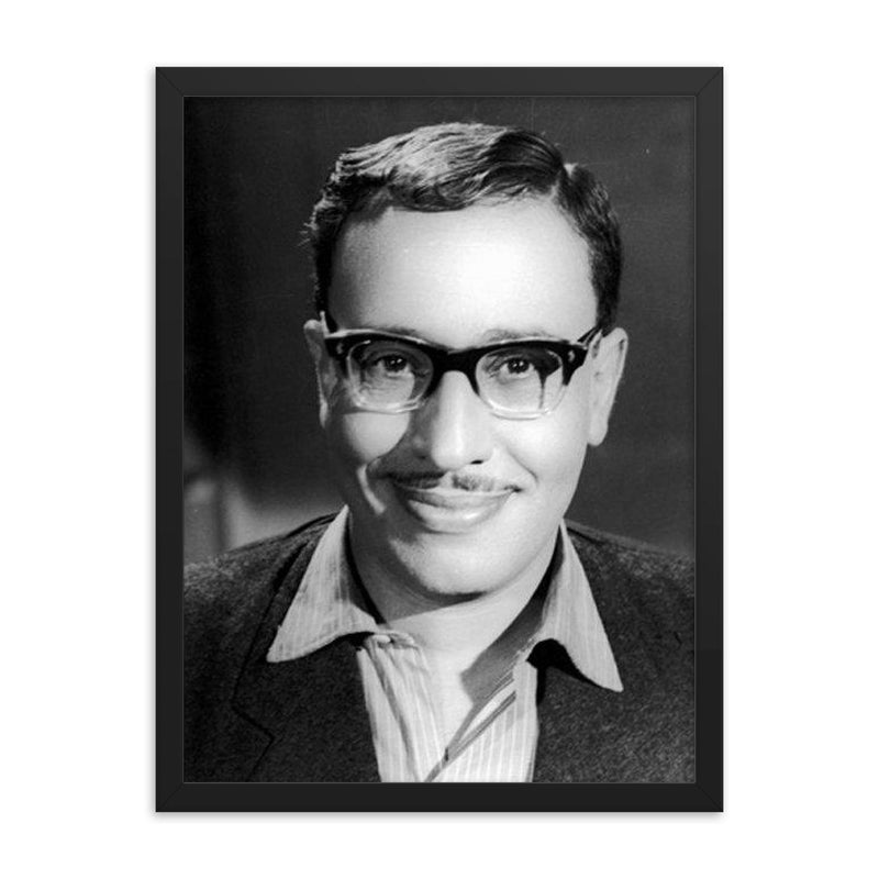 Fouad el-Mohandes framed print on a plain backdrop in size 18