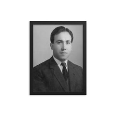 Fuad al-Rikabi framed print on a plain backdrop in size 12"x16".