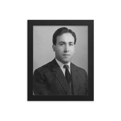 Fuad al-Rikabi framed print on a plain backdrop in size 8"x10".