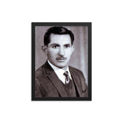 Hassan Zirak framed print on a plain backdrop in size 12"x16".