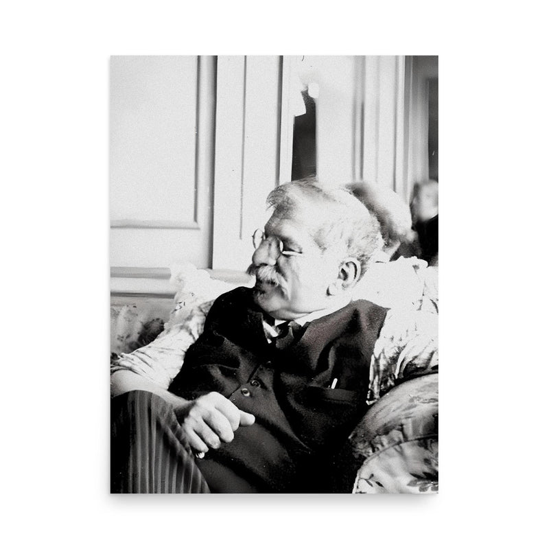 Magnus Hirschfeld poster on a plain backdrop in size 18