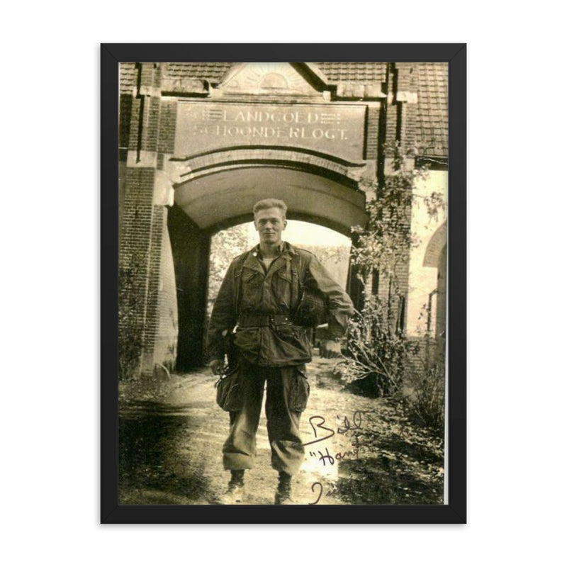 Major Dick Winters, Commander of the 506th Parachute Infantry Regiment, 101st Airborne Division, Holland, 1944 framed print on a plain backdrop in size 18