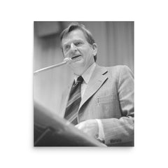 Olof Palme poster on a plain backdrop in size 16"x20".