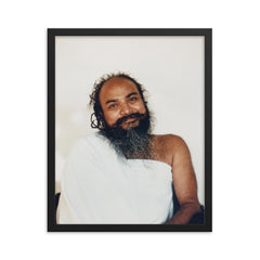 Shivabalayogi framed print on a plain backdrop in size 16"x20".