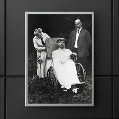 The Last Photograph of Lenin with His Doctor and Sister, May 1923 poster 5