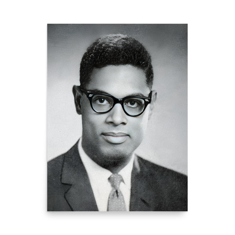 Thomas Sowell poster on a plain backdrop in size 18