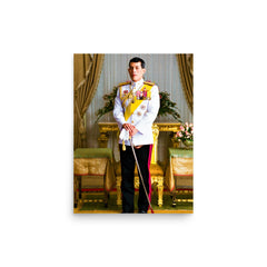 Vajiralongkorn poster on a plain backdrop in size 12"x16".