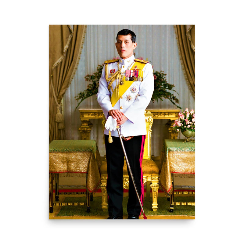 Vajiralongkorn poster on a plain backdrop in size 18