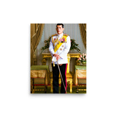 Vajiralongkorn poster on a plain backdrop in size 8"x10".