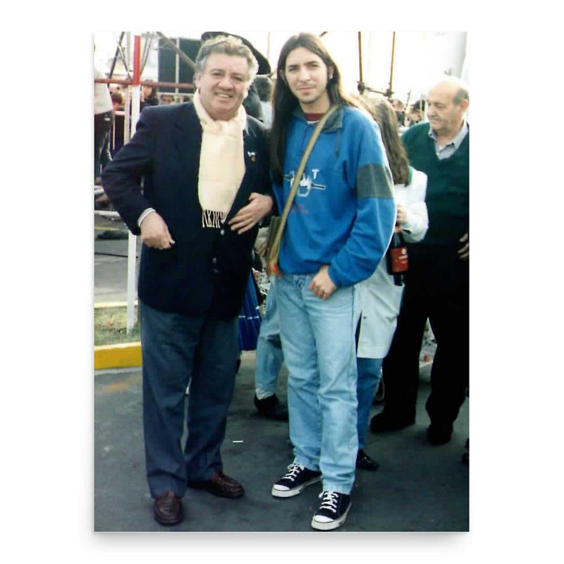 Cacho Tirao poster print, in size 18x24 inches.