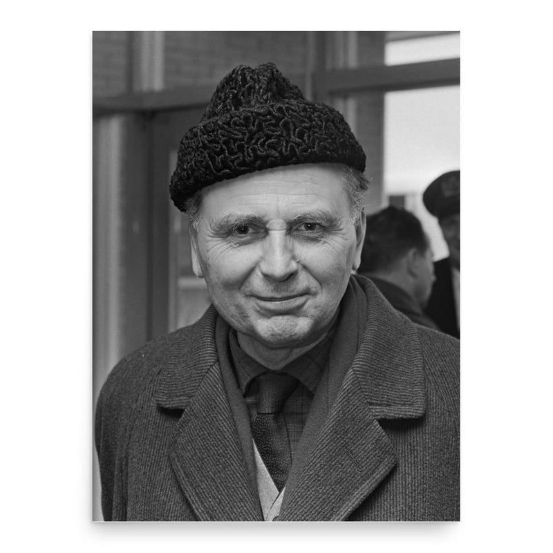 Elmar Klos poster print, in size 18x24 inches.