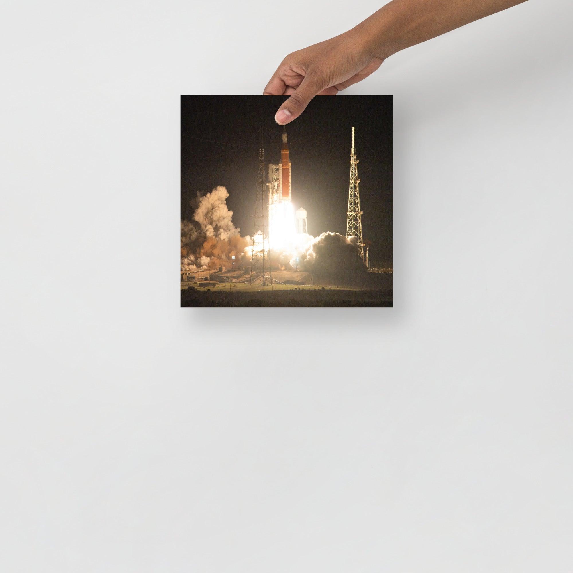 An Artemis 1 poster on a plain backdrop in size 10x10”.